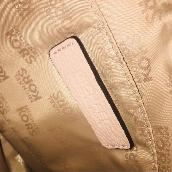 Michael Kors Hattie large zip wristlet clutch - Picture 6 of 8